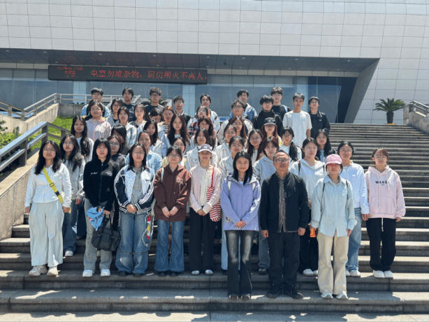 教研前线|24历史班赴萍乡市博物馆开展现场教学活动